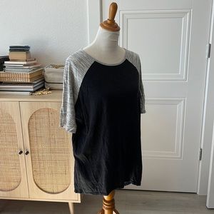 EUC Lularoe raglan tee top, size XS